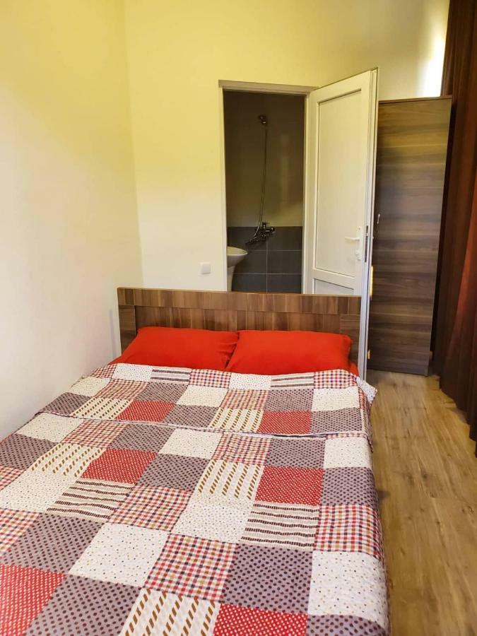 Hostel Family Kutaisi Zewnętrze zdjęcie