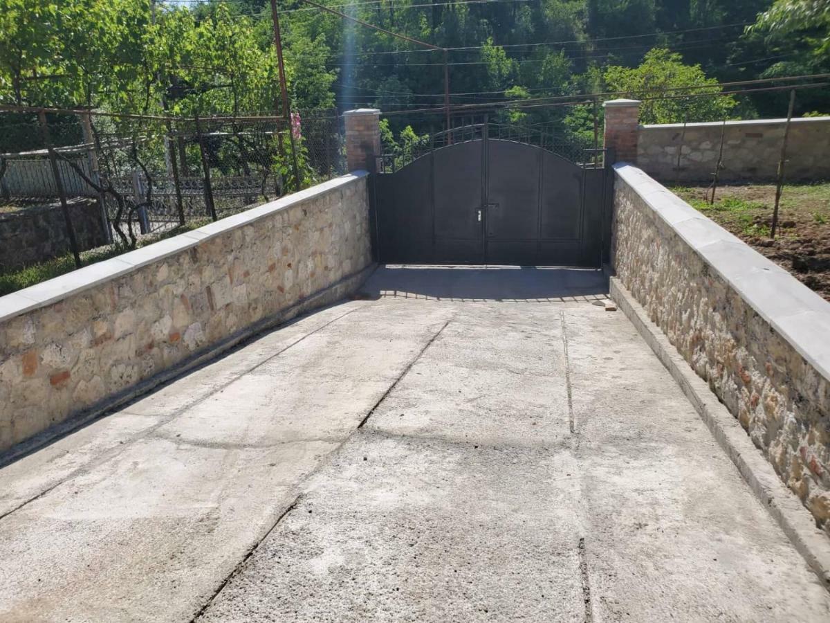 Hostel Family Kutaisi Zewnętrze zdjęcie