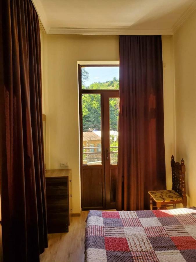 Hostel Family Kutaisi Zewnętrze zdjęcie