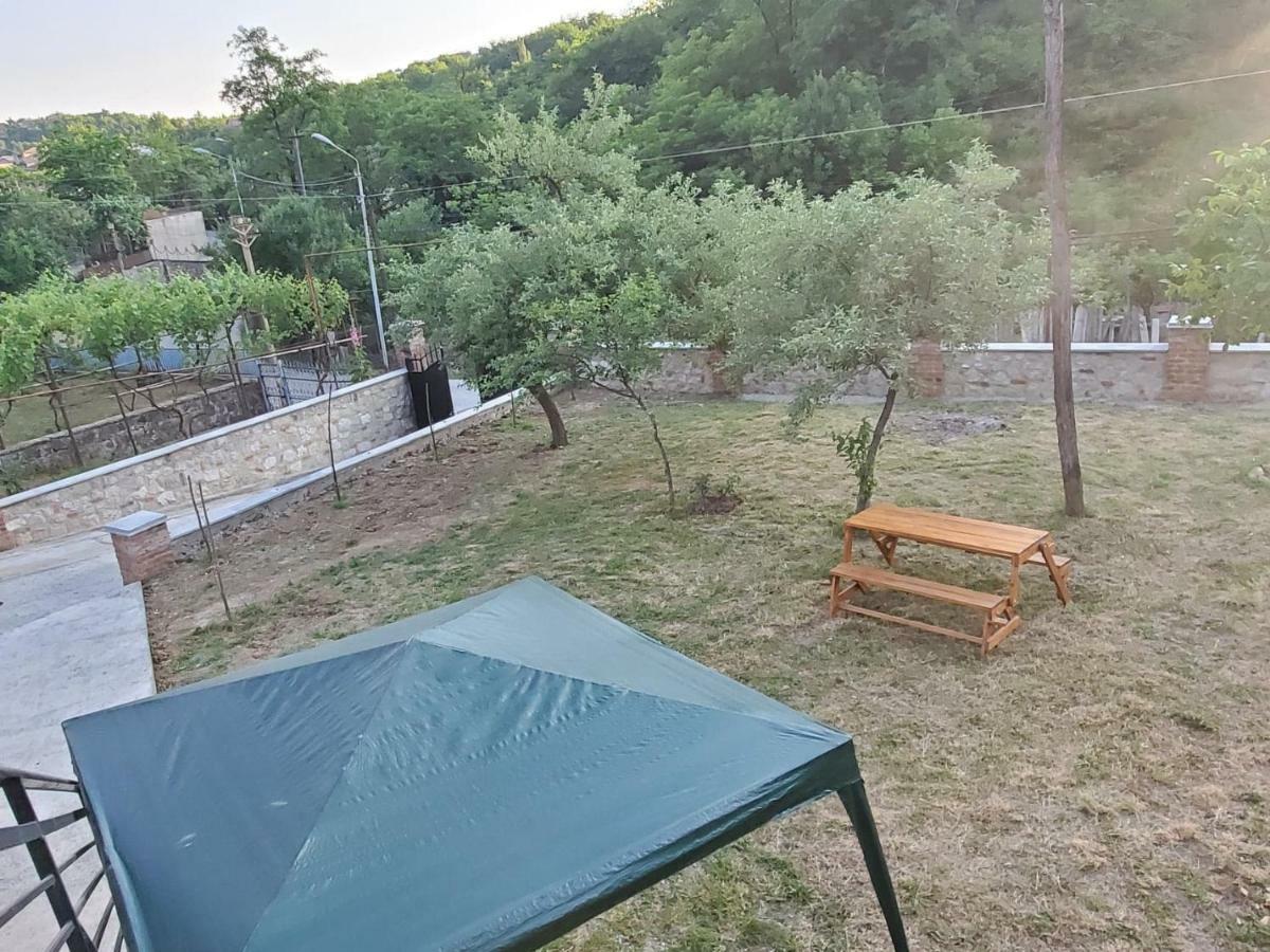 Hostel Family Kutaisi Zewnętrze zdjęcie